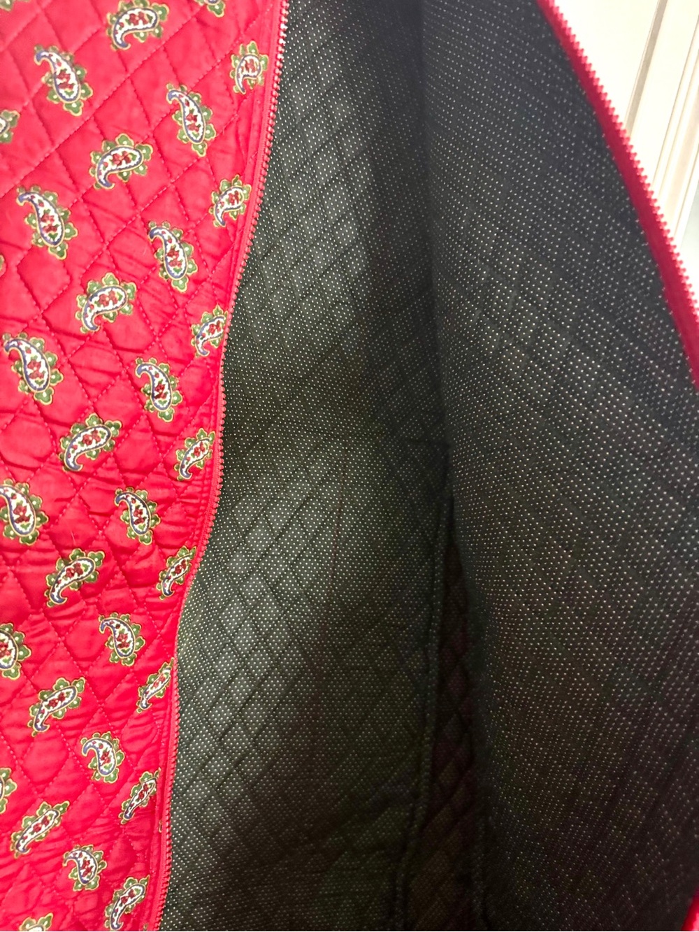 Vera Bradley Provincial Red Quilted Hanging Garment Bag, Retired - Picture 4 of 11